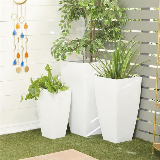 WHITE METAL LIGHT WEIGHT PLANTER WITH TAPERED BASE AND FLUTED DESIGN 3 PC