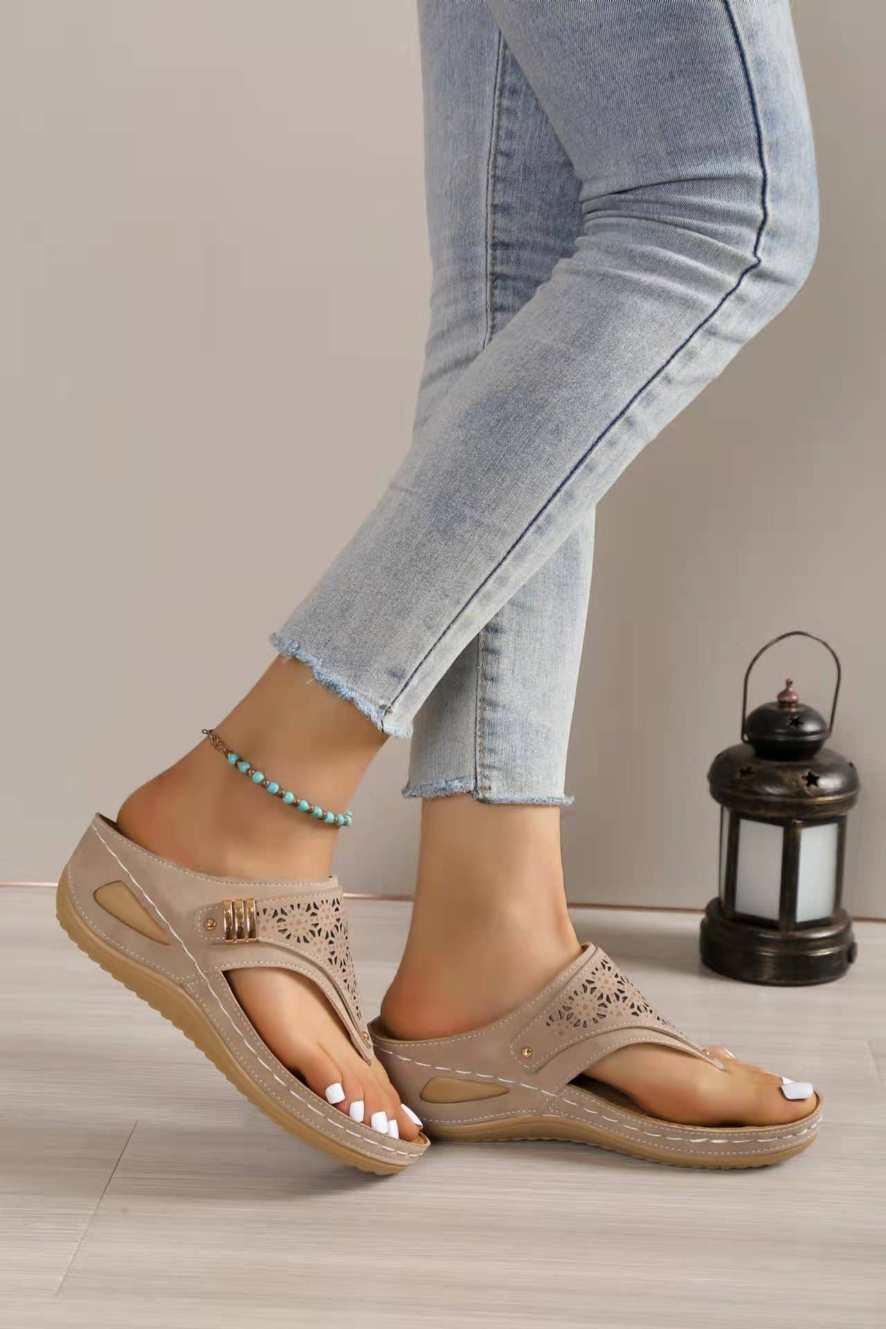 Hollow-out Pattern Flip-flops Wedge Sandals