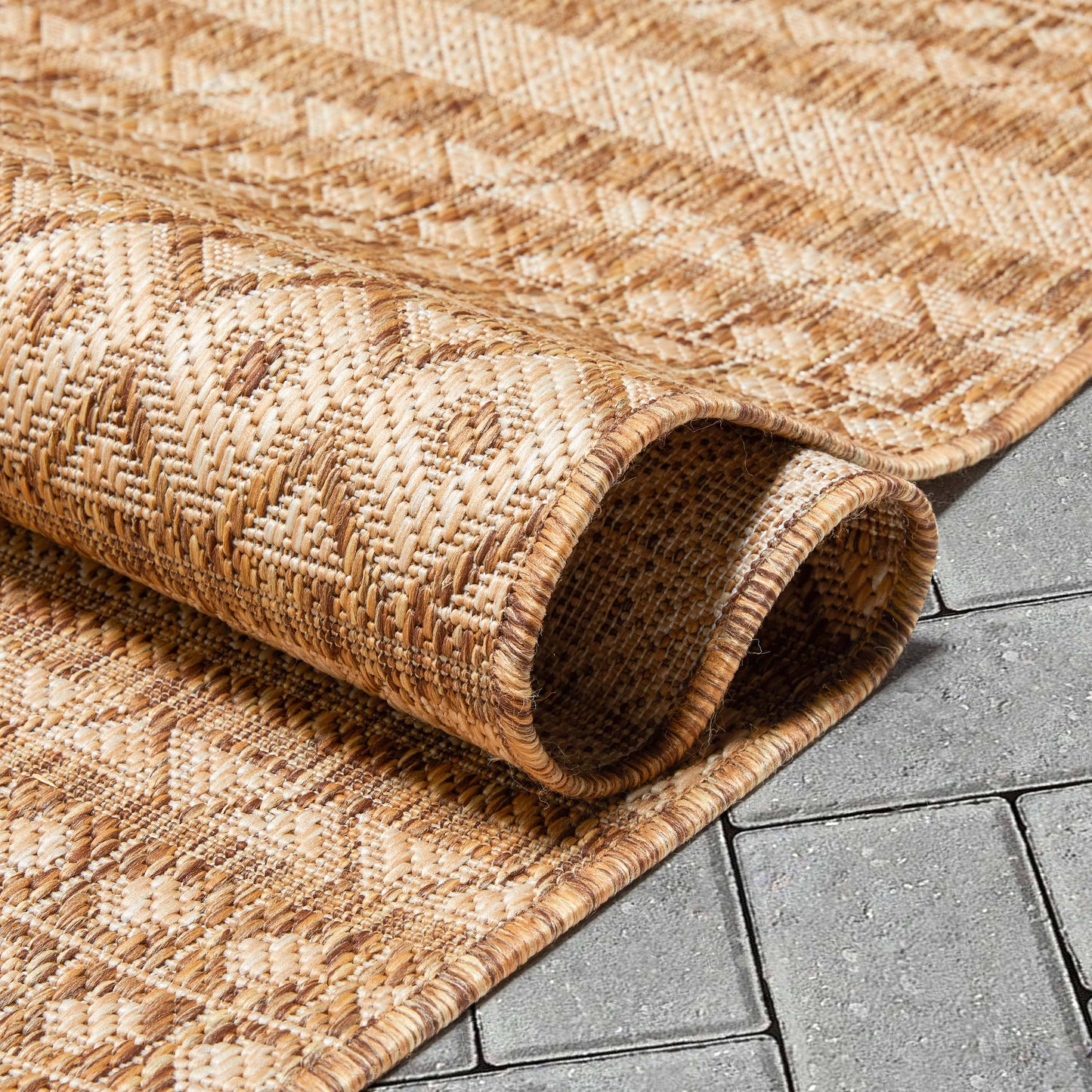 Arwen Tribal Indoor/Outdoor Brown Textured Rug